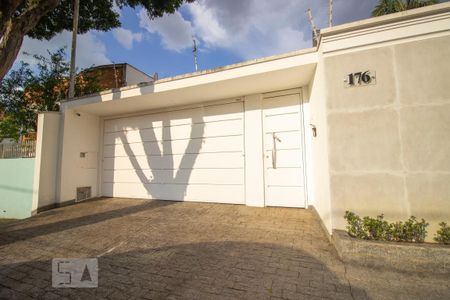 Casa à venda com 360m², 4 quartos e 5 vagasFachada