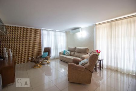 Casa à venda com 360m², 4 quartos e 5 vagasSala de Estar