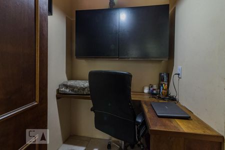 Casa à venda com 319m², 4 quartos e 4 vagas Casa à venda com 319m², 4 quartos e 4 vagasDormitório3