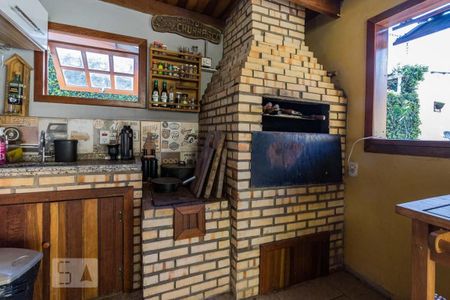 Casa à venda com 319m², 4 quartos e 4 vagas Casa à venda com 319m², 4 quartos e 4 vagasChurrasqueira