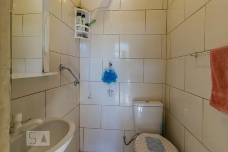 Casa à venda com 319m², 4 quartos e 4 vagas Casa à venda com 319m², 4 quartos e 4 vagasbanheiro da edícula