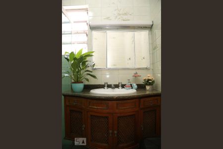 Casa para alugar com 200m², 4 quartos e 3 vagasBanheiro Social