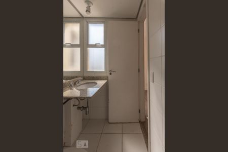 Apartamento à venda com 66m², 2 quartos e 1 vaga Apartamento à venda com 66m², 2 quartos e 1 vagaBanheiro da Suíte