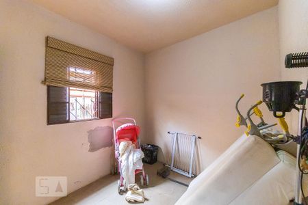 Casa para alugar com 214m², 4 quartos e 2 vagas Casa para alugar com 214m², 4 quartos e 2 vagasCasa de fundos - Quarto