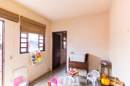 Casa para alugar com 214m², 4 quartos e 2 vagas Casa para alugar com 214m², 4 quartos e 2 vagasCasa de fundos - Sala