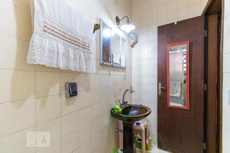 Casa para alugar com 214m², 4 quartos e 2 vagas Casa para alugar com 214m², 4 quartos e 2 vagasBanheiro da suíte