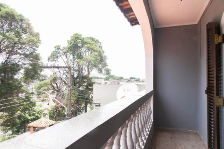 Casa à venda com 165m², 3 quartos e 4 vagas Casa à venda com 165m², 3 quartos e 4 vagasVaranda da Suite