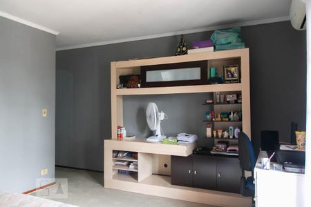 Casa à venda com 165m², 3 quartos e 4 vagas Casa à venda com 165m², 3 quartos e 4 vagasSuite