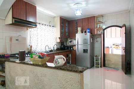 Casa à venda com 165m², 3 quartos e 4 vagas Casa à venda com 165m², 3 quartos e 4 vagasCozinha - Armários