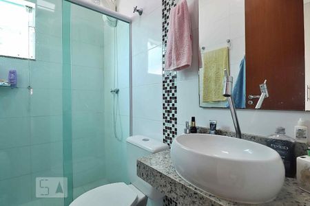 Casa à venda com 120m², 3 quartos e 2 vagasBanheiro da Suíte 2