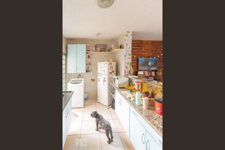 Casa à venda com 350m², 4 quartos e 3 vagasCozinha da Casa dos Fundos