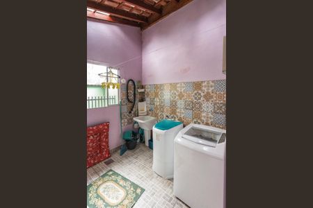 Casa à venda com 350m², 4 quartos e 3 vagasLavanderia