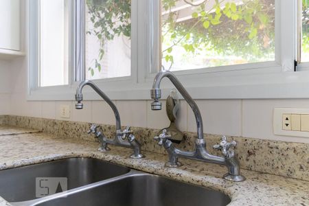 Casa de condomínio à venda com 498m², 6 quartos e 4 vagasCozinha