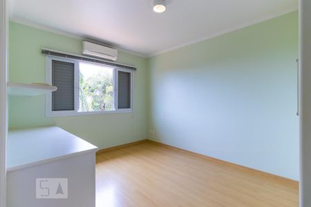 Casa de condomínio à venda com 498m², 6 quartos e 4 vagasQuarto da suíte 2