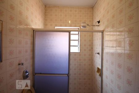 Casa à venda com 157m², 3 quartos e 5 vagasBanheiro Casa 2