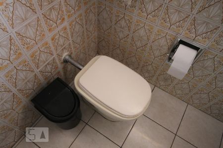 Casa à venda com 157m², 3 quartos e 5 vagasBanheiro Casa 1