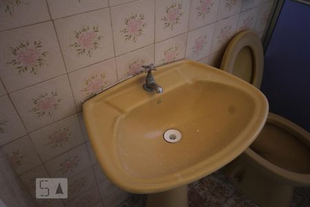 Casa à venda com 157m², 3 quartos e 5 vagasBanheiro Casa 2