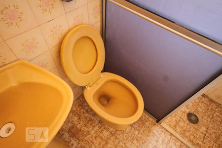 Casa à venda com 157m², 3 quartos e 5 vagasBanheiro Casa 2