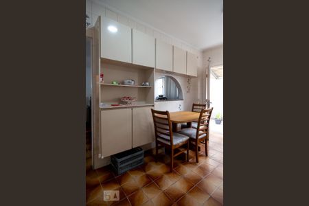 Casa à venda com 159m², 3 quartos e 2 vagas Casa à venda com 159m², 3 quartos e 2 vagasCozinha