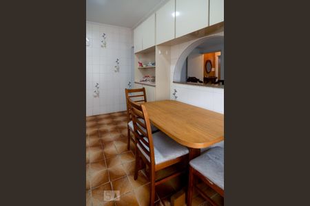 Casa à venda com 159m², 3 quartos e 2 vagas Casa à venda com 159m², 3 quartos e 2 vagasCozinha