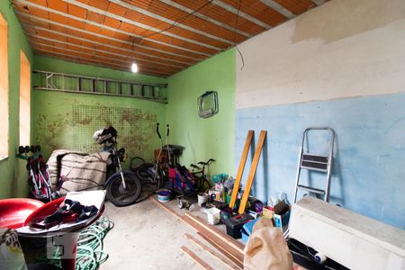 Casa à venda com 202m², 2 quartos e 3 vagas Casa à venda com 202m², 2 quartos e 3 vagasSalão dos fundos