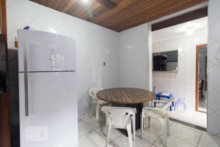 Casa à venda com 202m², 2 quartos e 3 vagas Casa à venda com 202m², 2 quartos e 3 vagasCozinha