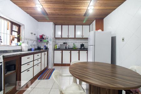 Casa à venda com 202m², 2 quartos e 3 vagas Casa à venda com 202m², 2 quartos e 3 vagasCozinha