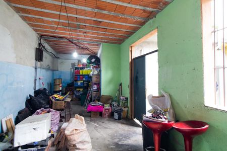 Casa à venda com 202m², 2 quartos e 3 vagas Casa à venda com 202m², 2 quartos e 3 vagasSalão dos fundos