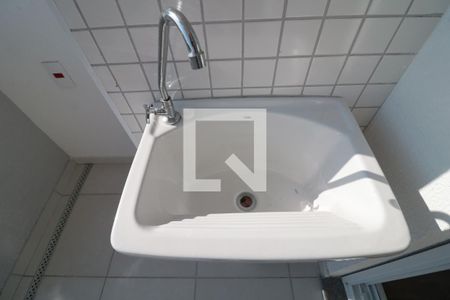 Varanda e Area de serviço - tanque de apartamento para alugar com 2 quartos, 48m² em Vila Invernada, São Paulo