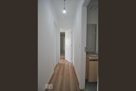 Corredor de apartamento para alugar com 2 quartos, 56m² em Vila Andrade, São Paulo