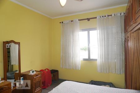 Casa à venda com 218m², 3 quartos e 3 vagasQuarto 1