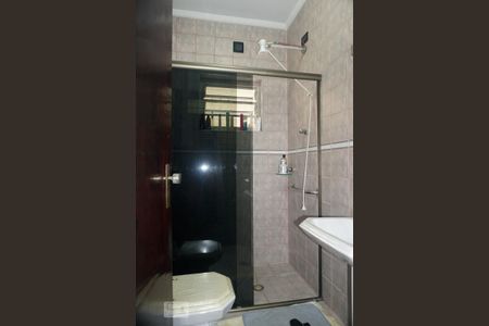 Casa à venda com 218m², 3 quartos e 3 vagasBanheiro 2