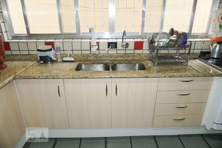 Casa à venda com 218m², 3 quartos e 3 vagasCozinha