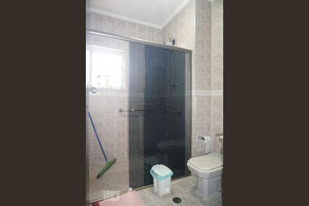 Casa à venda com 218m², 3 quartos e 3 vagasBanheiro 1