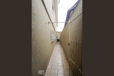 Casa à venda com 218m², 3 quartos e 3 vagasCorredor Lateral