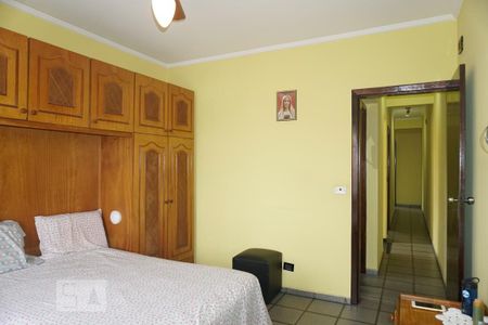 Casa à venda com 218m², 3 quartos e 3 vagasQuarto 1