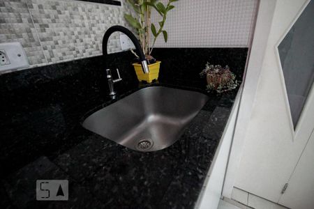 Casa à venda com 110m², 2 quartos e 2 vagasarea de serviço