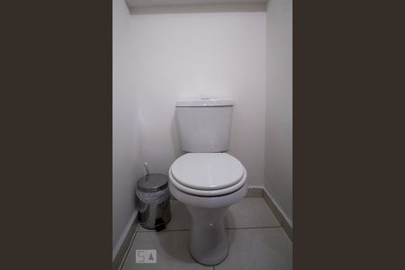 Casa de condomínio à venda com 118m², 4 quartos e 2 vagasLavabo