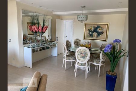 Apartamento à venda com 110m², 3 quartos e 2 vagas Apartamento à venda com 110m², 3 quartos e 2 vagasSala