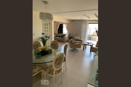 Apartamento à venda com 110m², 3 quartos e 2 vagas Apartamento à venda com 110m², 3 quartos e 2 vagasSala