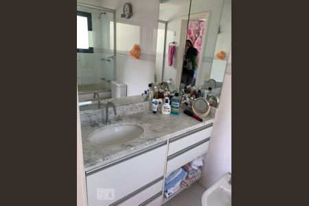 Apartamento à venda com 110m², 3 quartos e 2 vagas Apartamento à venda com 110m², 3 quartos e 2 vagasBanheiro