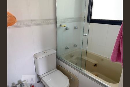 Apartamento à venda com 110m², 3 quartos e 2 vagas Apartamento à venda com 110m², 3 quartos e 2 vagasBanheiro