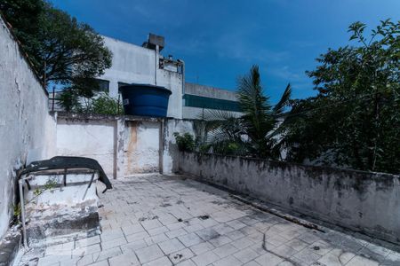 Casa à venda com 400m², 3 quartos e 13 vagas Casa à venda com 400m², 3 quartos e 13 vagasQuintal
