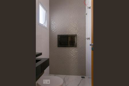 Casa à venda com 100m², 3 quartos e 2 vagas Casa à venda com 100m², 3 quartos e 2 vagasBanheiro