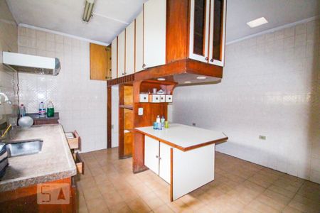 Casa à venda com 254m², 4 quartos e 5 vagas Casa à venda com 254m², 4 quartos e 5 vagascozinha casa 1