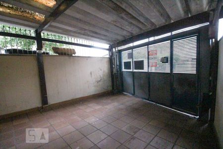 Casa à venda com 254m², 4 quartos e 5 vagas Casa à venda com 254m², 4 quartos e 5 vagasgaragem