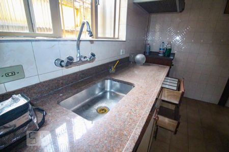 Casa à venda com 254m², 4 quartos e 5 vagas Casa à venda com 254m², 4 quartos e 5 vagascozinha casa 1