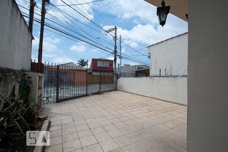 Casa à venda com 254m², 4 quartos e 5 vagas Casa à venda com 254m², 4 quartos e 5 vagasquintal casa 2