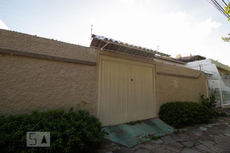 Casa à venda com 300m², 4 quartos e 5 vagas Casa à venda com 300m², 4 quartos e 5 vagasFachada