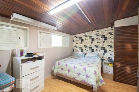 Casa à venda com 300m², 4 quartos e 5 vagas Casa à venda com 300m², 4 quartos e 5 vagasQuarto 4